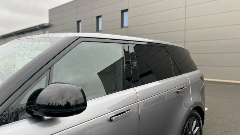 Land Rover Range Rover Sport 3.0 D300 Dynamic SE 5dr Auto Diesel Estate